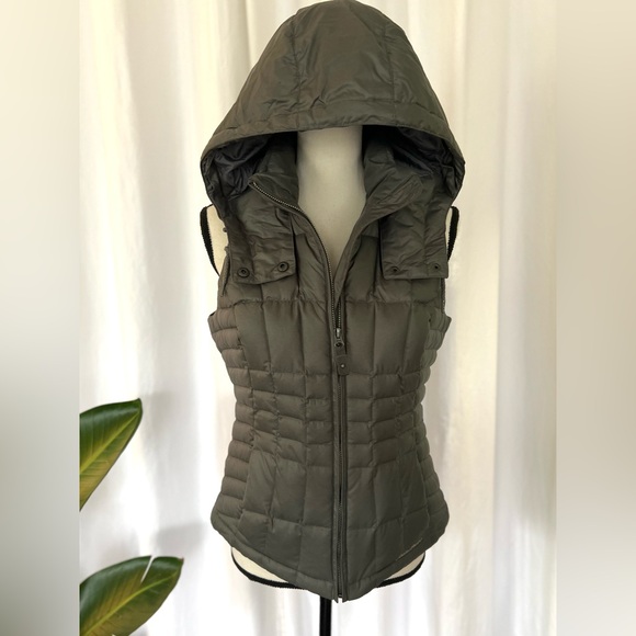 Eddie Bauer Minimal Down Vest - Picture 4 of 9